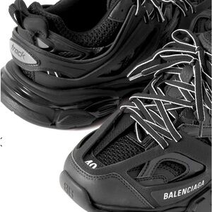 Balenciaga tracks for sell and they are in good condition .
